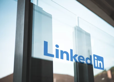 Window with the LinkedIn Logo on