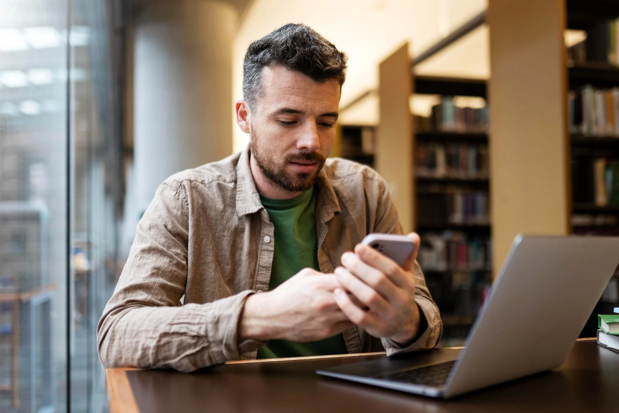 Person on mobile looking at a well optimized landing page